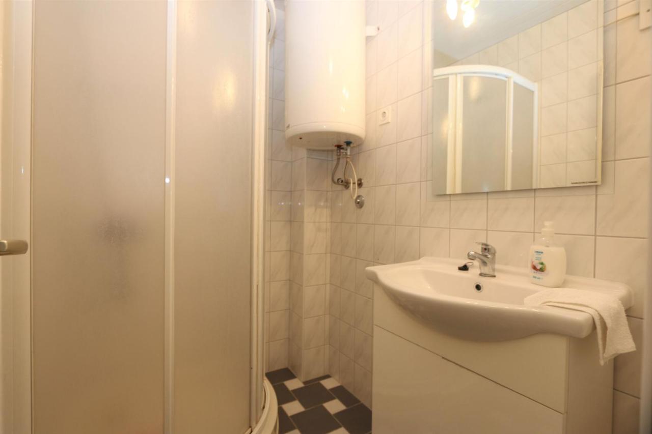 Apartments Nadenic Šilo Eksteriør billede